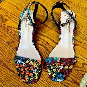 Nanette Lenore “Clarissa” Black Floral 7M fancy party shoes Brand New